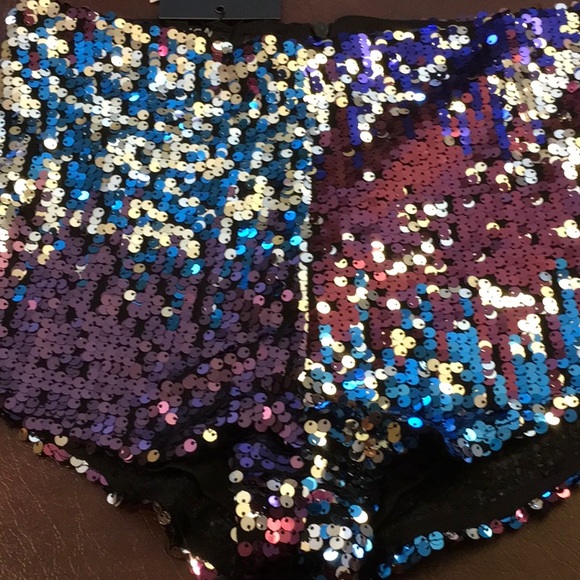🔥Sequin High Waisted Hotpants🔥 - Picture 4 of 5